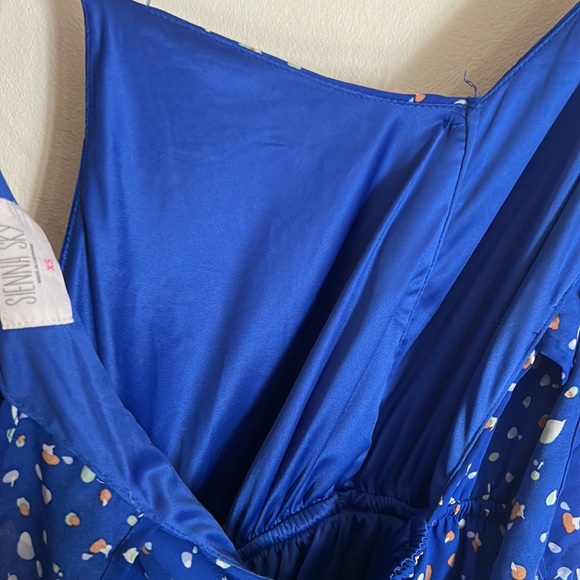 Spring dress - Picture 3 of 3